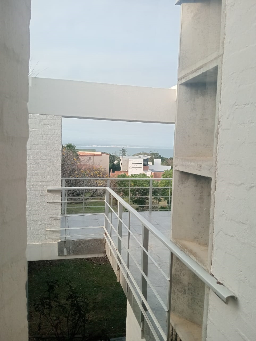 3 Bedroom Property for Sale in Wavecrest Eastern Cape